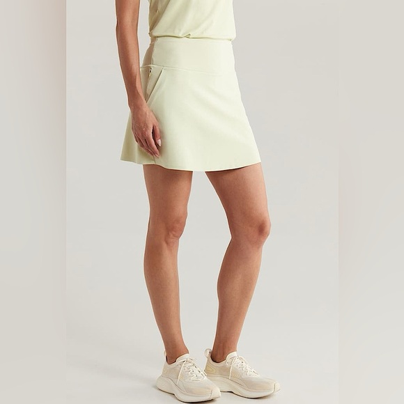 Rhône Course to Court 16-Inch Performance Sport Short Skort, Lime Zest, Size S - Picture 1 of 10